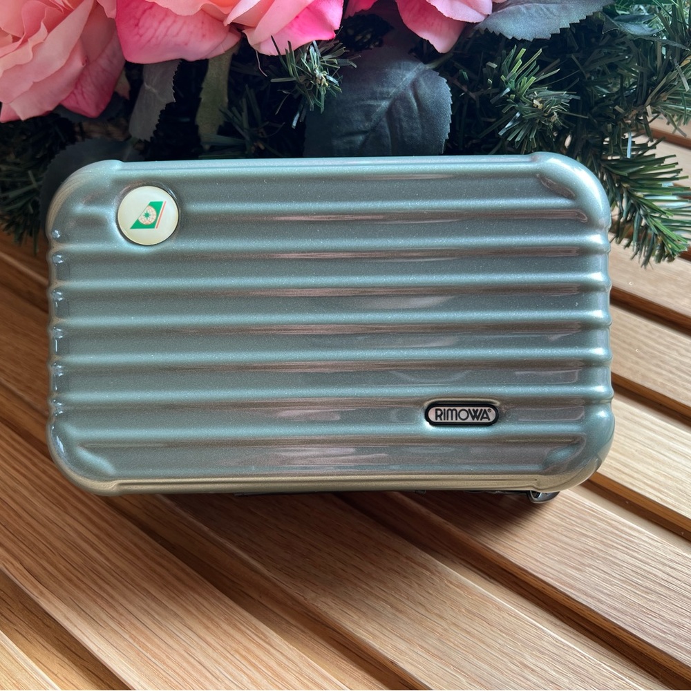 💚 RIMOWA💚 Mint Pearly Mini Travel Case